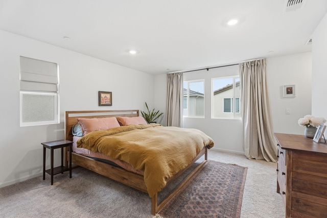 6672 E Washington Avenue, Fresno, CA 93727