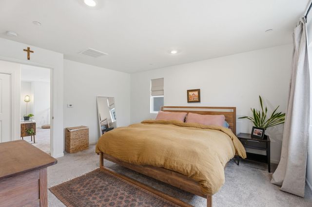 6672 E Washington Avenue, Fresno, CA 93727