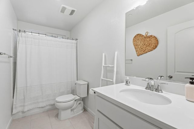 6672 E Washington Avenue, Fresno, CA 93727