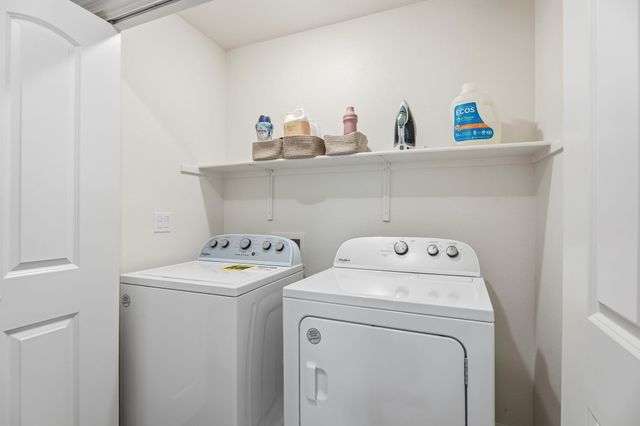 6672 E Washington Avenue, Fresno, CA 93727