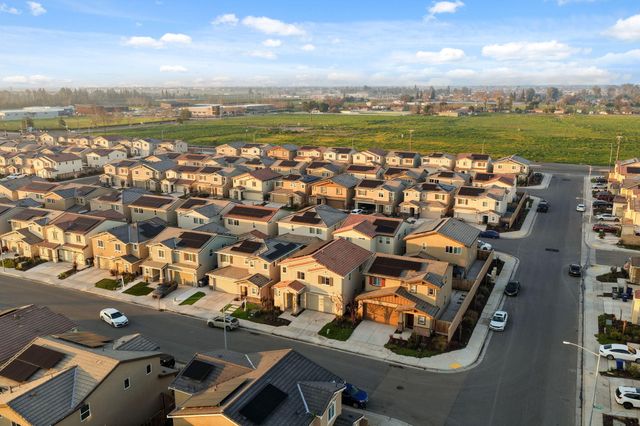 6672 E Washington Avenue, Fresno, CA 93727