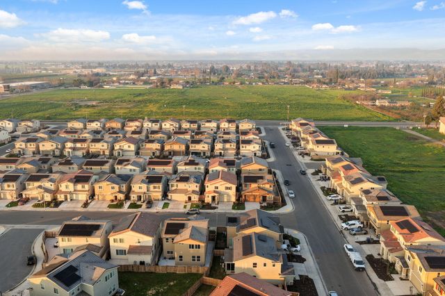 6672 E Washington Avenue, Fresno, CA 93727