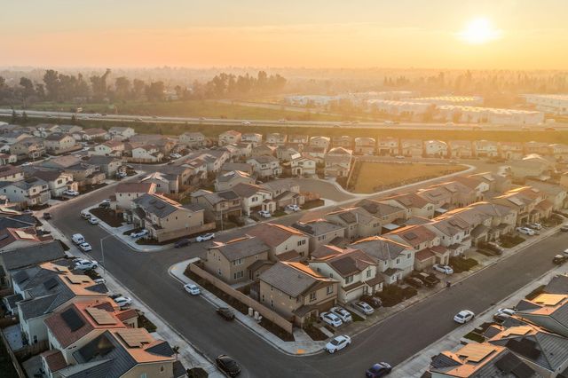 6672 E Washington Avenue, Fresno, CA 93727