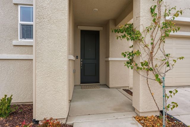 6672 E Washington Avenue, Fresno, CA 93727