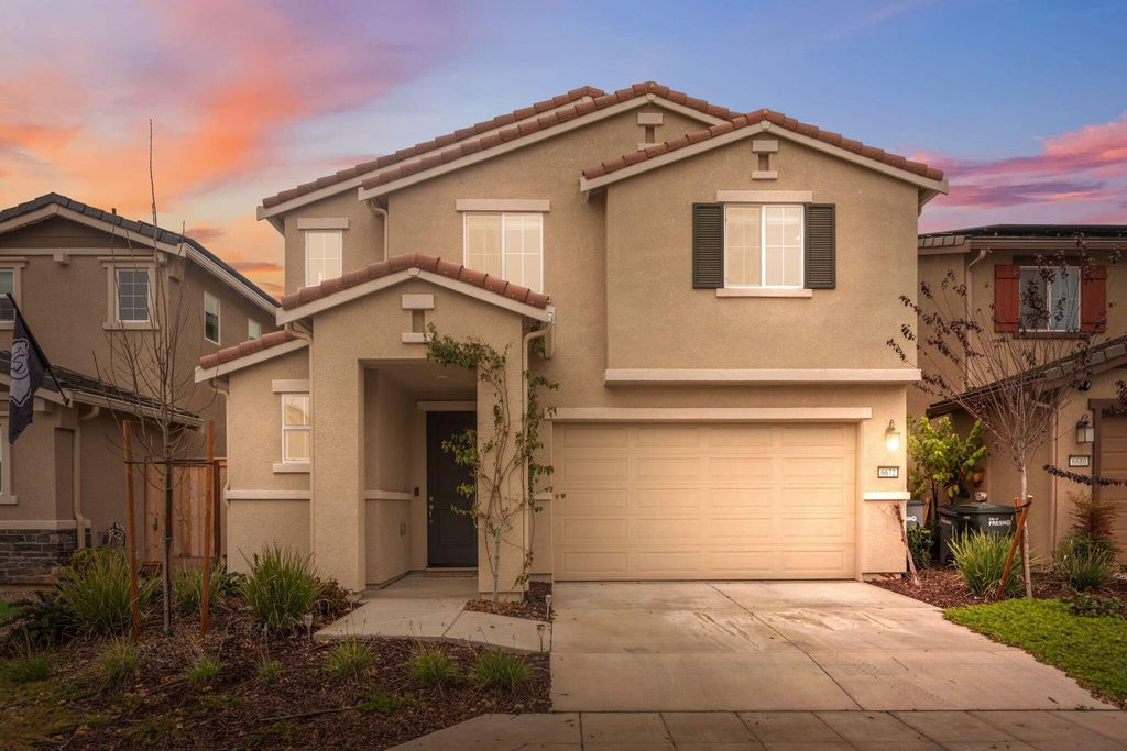 6672 E Washington Avenue, Fresno, CA 93727