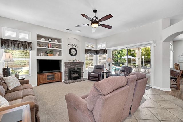 1101 N Armstrong Avenue, Clovis, CA 93611