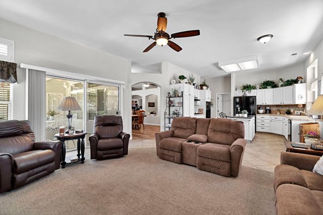 1101 N Armstrong Avenue, Clovis, CA 93611