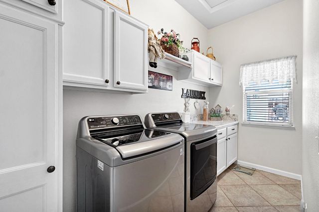 1101 N Armstrong Avenue, Clovis, CA 93611