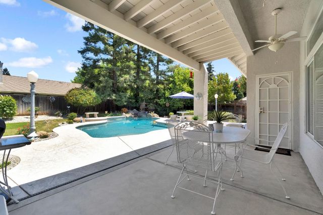 1101 N Armstrong Avenue, Clovis, CA 93611