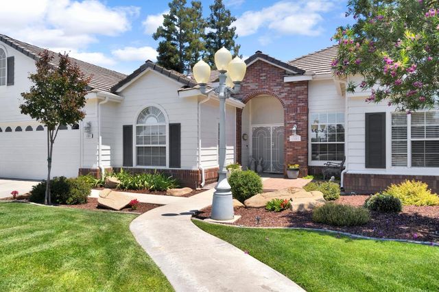1101 N Armstrong Avenue, Clovis, CA 93611