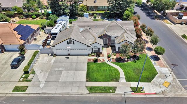 1101 N Armstrong Avenue, Clovis, CA 93611
