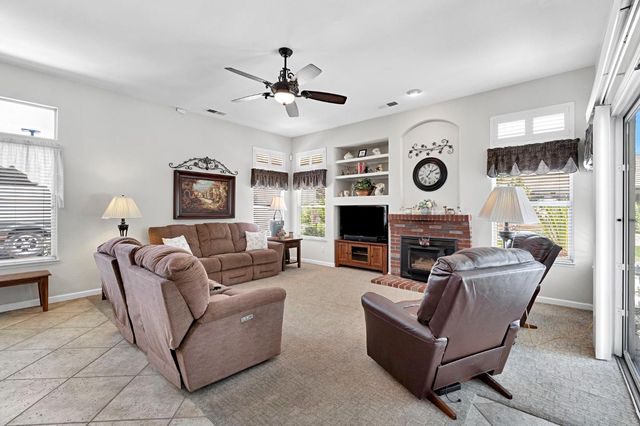 1101 N Armstrong Avenue, Clovis, CA 93611