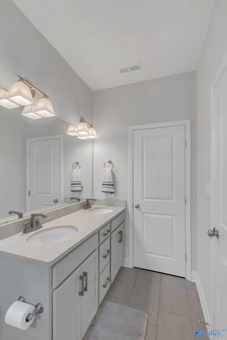 17 Biltmore Drive, Huntsville, AL 35806