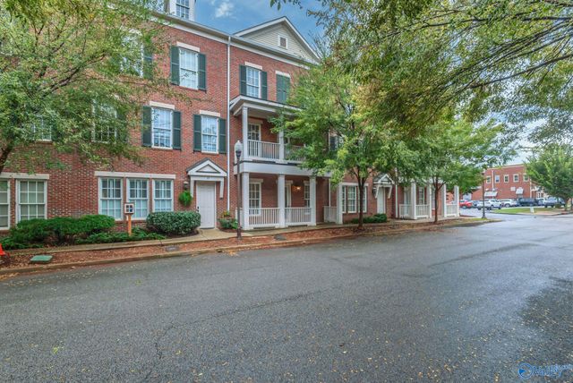 17 Biltmore Drive, Huntsville, AL 35806