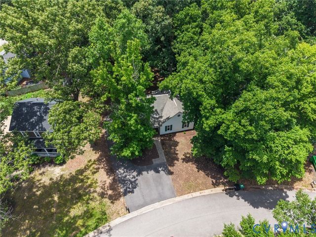1312 Manders Knoll Ct, Midlothian, VA 23114