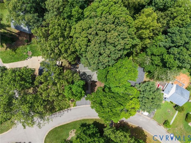 1312 Manders Knoll Ct, Midlothian, VA 23114