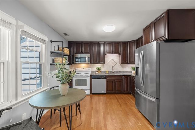 1312 Manders Knoll Ct, Midlothian, VA 23114