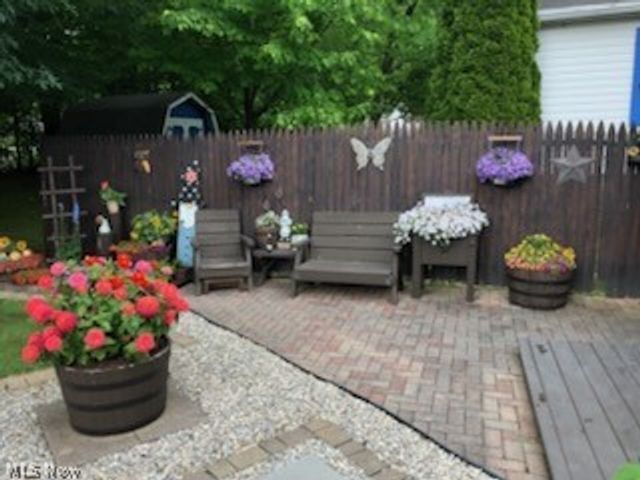 103 Greentree, Hiram, OH 44234