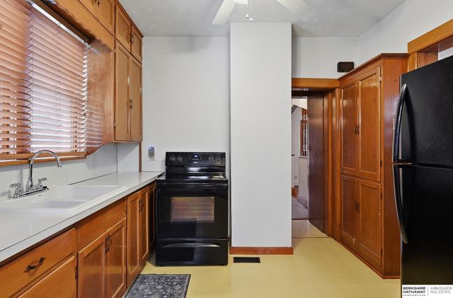 1905 Park Avenue, Omaha, NE 68105