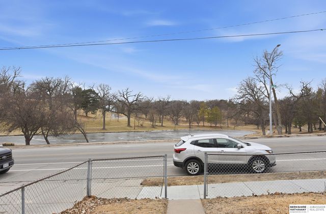 1905 Park Avenue, Omaha, NE 68105