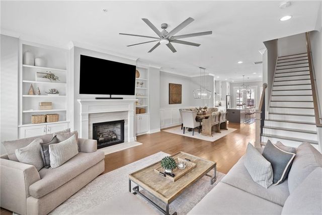 1104 Thomas Street, Woodstock, GA 30188