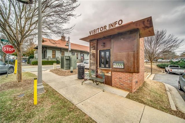 1104 Thomas Street, Woodstock, GA 30188