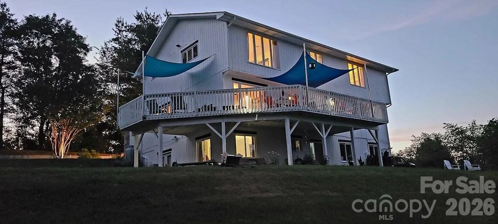 3 W Rolling Meadows Lane, Weaverville, NC 28787