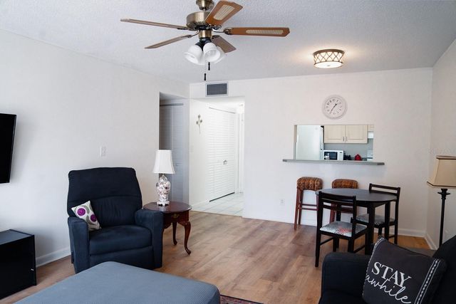 519 ALBEE FARM ROAD 110, Venice, FL 34285