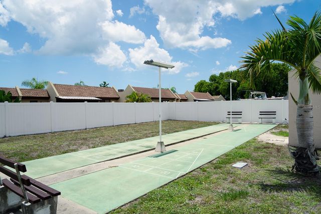 519 ALBEE FARM ROAD 110, Venice, FL 34285