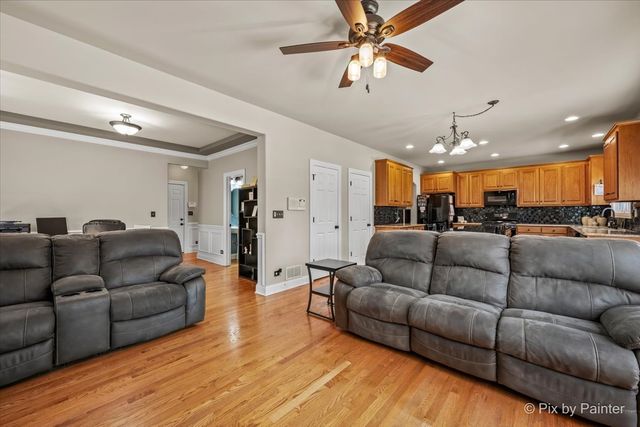 137 Oak Avenue, Wood Dale, IL 60191