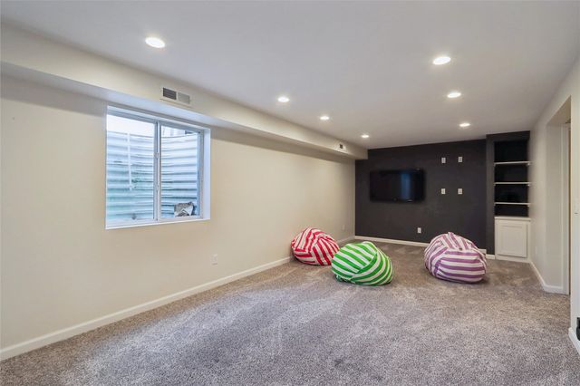 3245 Lennon Lane, Marion, IA 52302