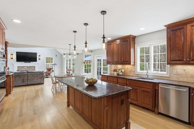 88 Drumlin Hill Rd, Bolton, MA 01740