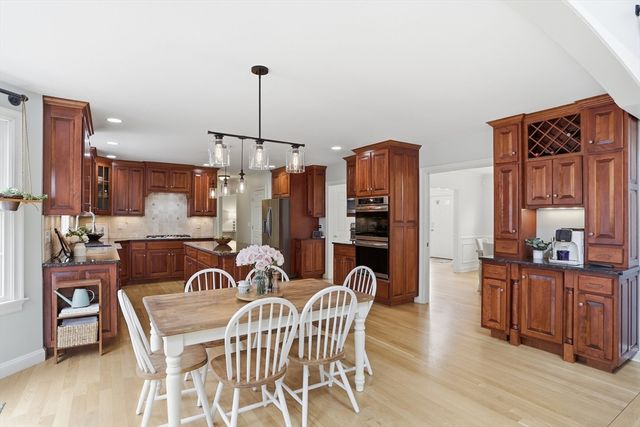 88 Drumlin Hill Rd, Bolton, MA 01740