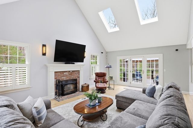 88 Drumlin Hill Rd, Bolton, MA 01740