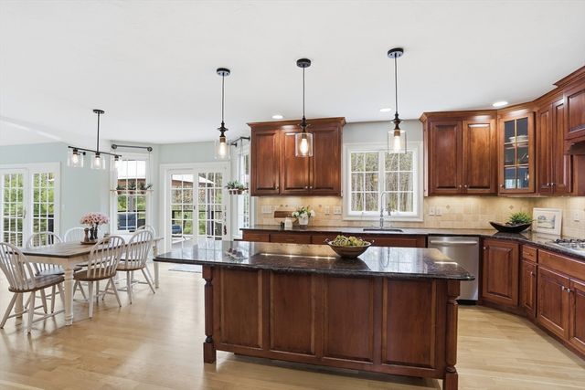 88 Drumlin Hill Rd, Bolton, MA 01740