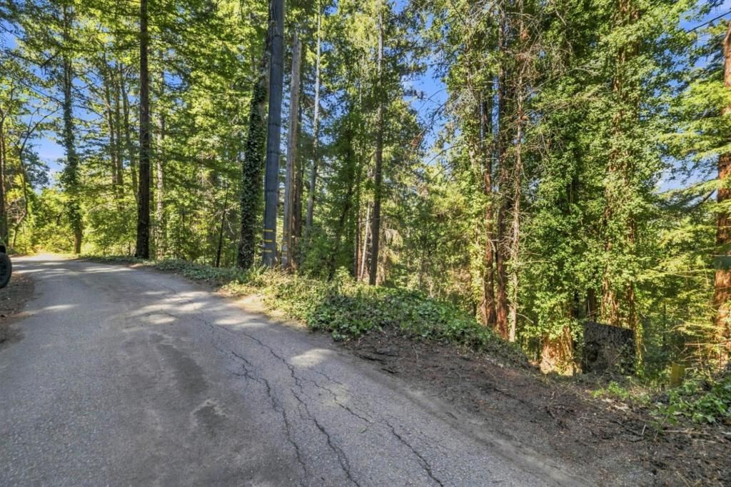 Image 3 of property listing at 1130 Blue Ridge Drive, Boulder Creek, CA 95006