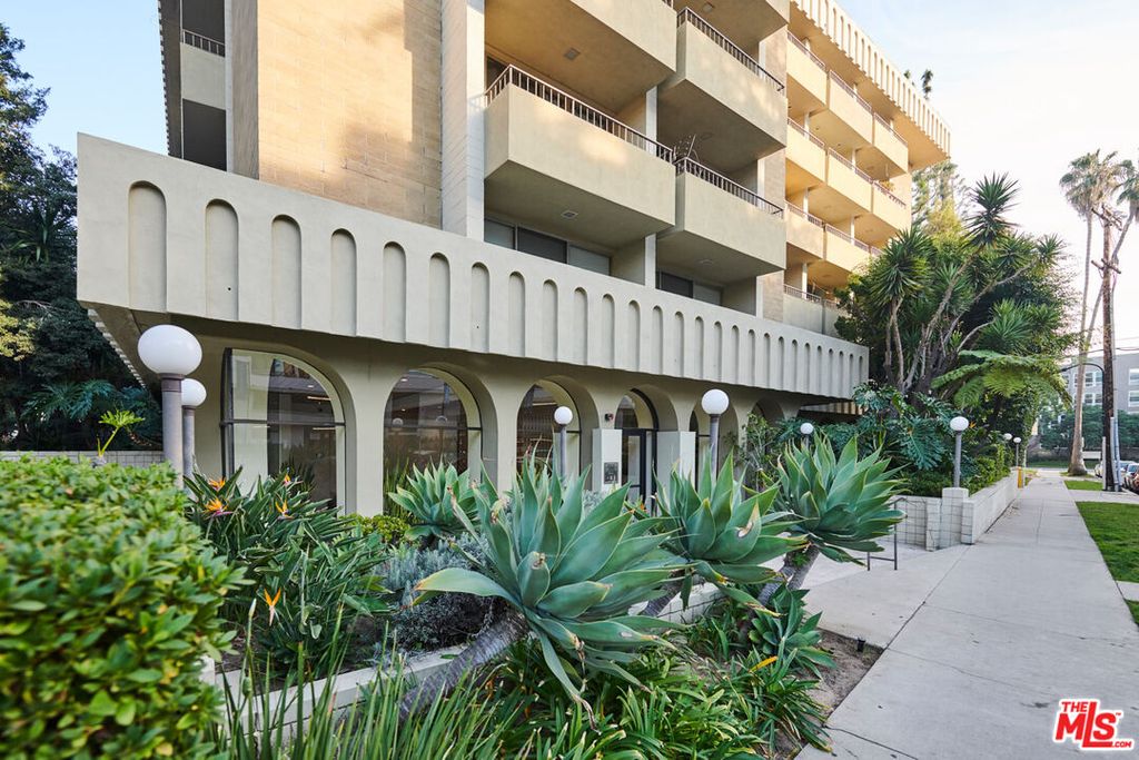 Image 1 of property listing at 1300 Midvale Ave, Los Angeles, CA 90024