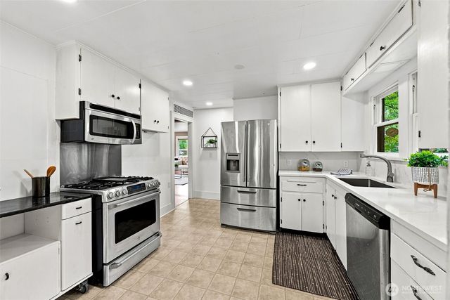 14622 18th Avenue SW, Burien, WA 98166