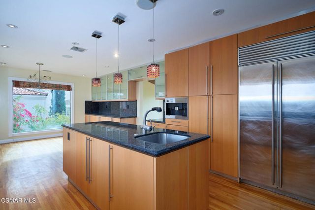 4613 Reforma Road, Woodland Hills, CA 91364