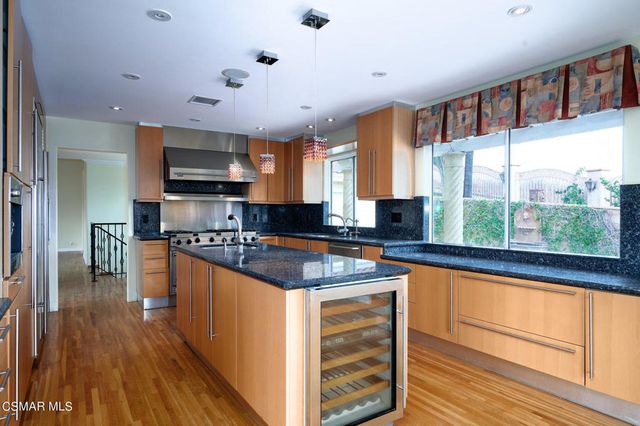 4613 Reforma Road, Woodland Hills, CA 91364