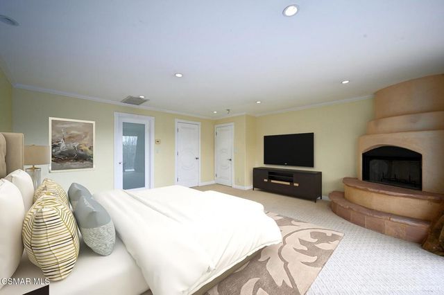 4613 Reforma Road, Woodland Hills, CA 91364