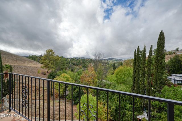 4613 Reforma Road, Woodland Hills, CA 91364