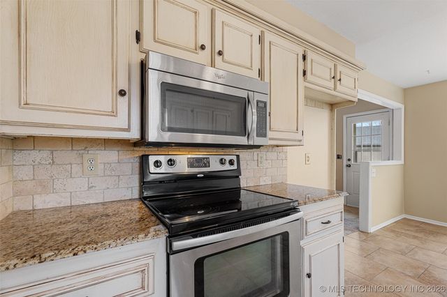 1001 May Lane, Bartlesville, OK 74006