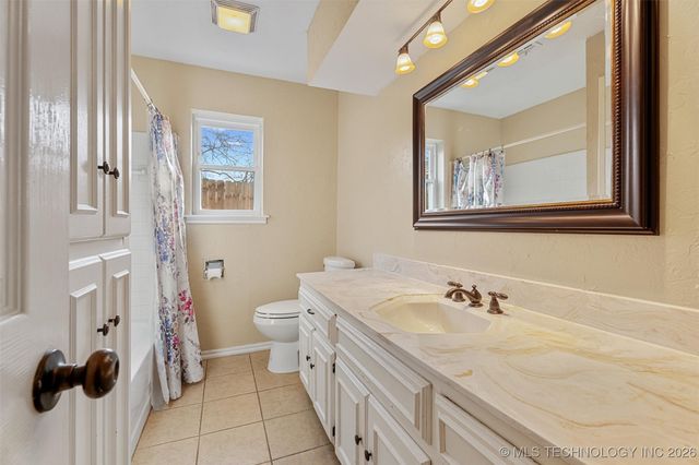 1001 May Lane, Bartlesville, OK 74006