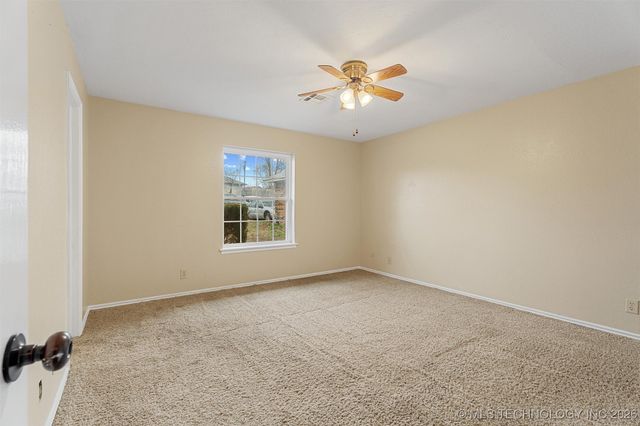 1001 May Lane, Bartlesville, OK 74006