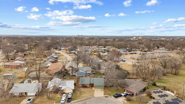 1001 May Lane, Bartlesville, OK 74006