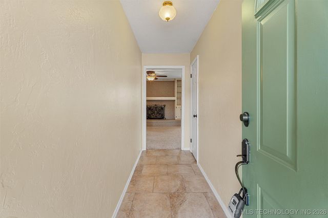 1001 May Lane, Bartlesville, OK 74006