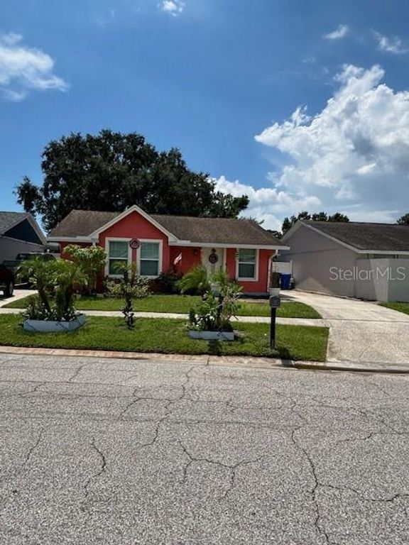 8512 CATALINA DRIVE, Tampa, FL 33615