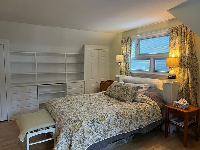 19 Marrick Ct, Barnstable, MA 02632