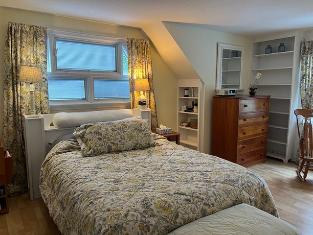 19 Marrick Ct, Barnstable, MA 02632